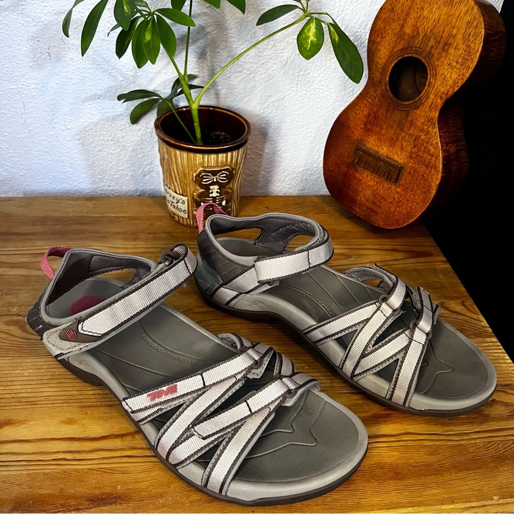 Teva Women’s Tirra Athletic Sandal Size 10 EUC